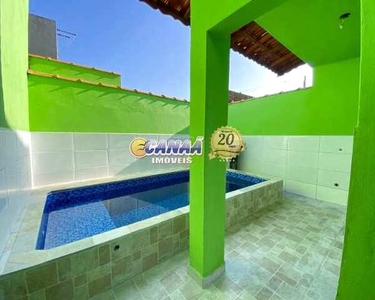 Casa nova com piscina a venda na praia Mongaguá R$ 320 mil