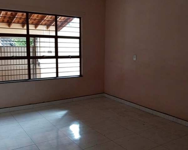 Ótima casa térrea e ampla no Nova Sorocaba/ 2 Dorm./ Edícula/ Quintal/ 4 Vagas