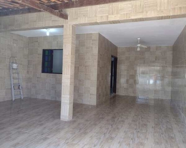 Vende-se casa grande em ótima localização!