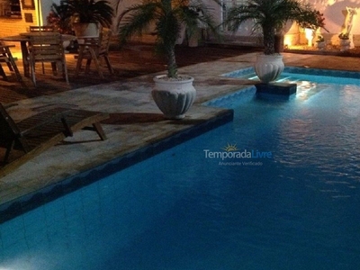 Casa com piscina a beira mar em Cabo Frio, Sky* WI-FI e Netflix