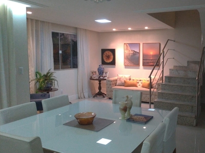 Casa em Buraquinho, Lauro de Freitas/BA de 340m² 4 quartos à venda por R$ 949.000,00