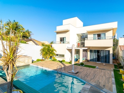 Casa em Guanabara, Londrina/PR de 384m² 3 quartos à venda por R$ 3.299.000,00