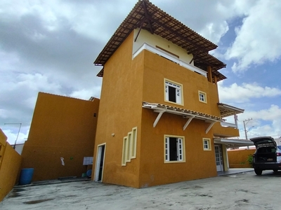 Sobrado em Centro, Camaçari/BA de 180m² 6 quartos à venda por R$ 678.000,00