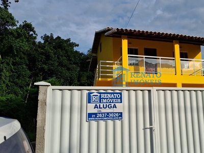 Sobrado em Espraiado (Ponta Negra), Maricá/RJ de 65m² 2 quartos para locação R$ 1.400,00/mes