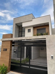 Sobrado em Silveira da Motta, São José dos Pinhais/PR de 122m² 3 quartos à venda por R$ 818.900,00