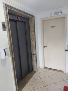 Apartamento com 2 Quartos e 1 banheiro à Venda, 52 m² por R$ 320.000