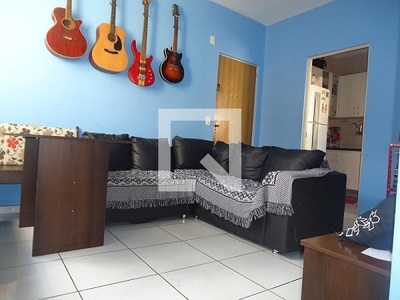 APARTAMENTO no 4º andar com 2 dormitórios e 1 garagem