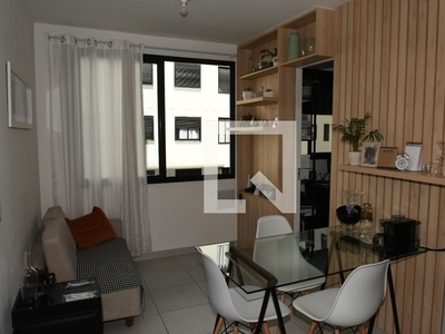 APARTAMENTO no 5º andar mobiliado com 2 dormitórios