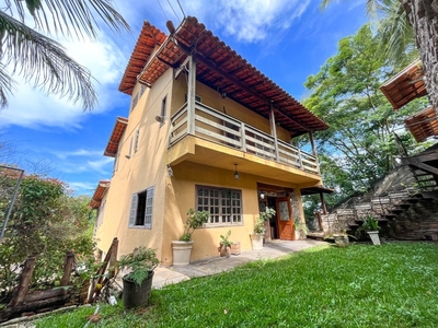 Casa em Itaipu, Niterói/RJ de 198m² 4 quartos à venda por R$ 889.000,00