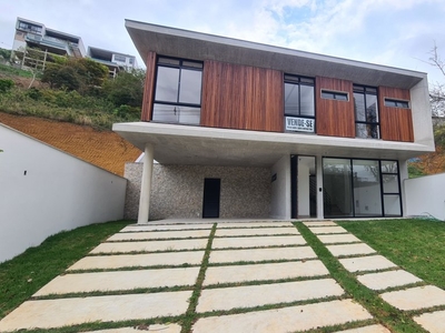 Casa em Novo Horizonte, Juiz de Fora/MG de 349m² 3 quartos à venda por R$ 1.689.000,00