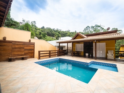 Casa em Parque Nova Jandira, Jandira/SP de 300m² 4 quartos à venda por R$ 1.199.000,00