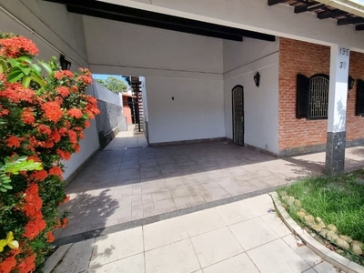 Casa em Piratininga, Niterói/RJ de 280m² 3 quartos à venda por R$ 979.000,00