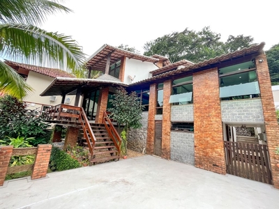 Casa em Piratininga, Niterói/RJ de 378m² 4 quartos à venda por R$ 1.489.000,00