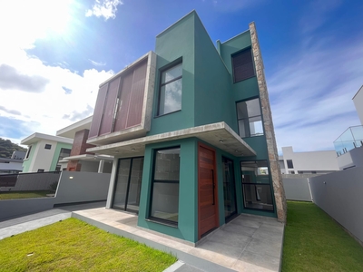 Casa em Rio Tavares, Florianópolis/SC de 180m² 4 quartos à venda por R$ 2.149.000,00 ou para locação R$ 10.999,00/mes