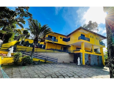 Casa em Várzea, Teresópolis/RJ de 759m² 13 quartos à venda por R$ 2.049.000,00