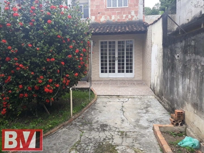 Casa em Vila da Penha, Rio de Janeiro/RJ de 320m² 3 quartos à venda por R$ 269.000,00