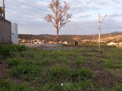 Terreno em Centro, Santa Luzia/MG de 406m² à venda por R$ 318.000,00