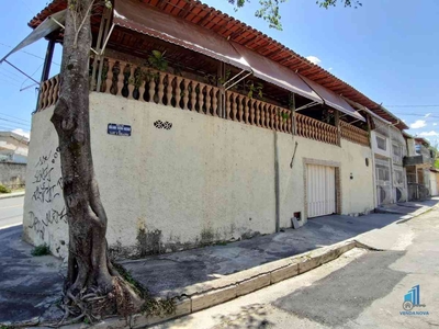 Casa com 6 quartos à venda no bairro Floramar, 420m²