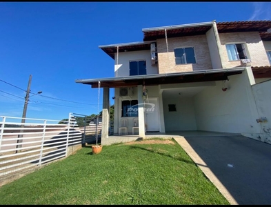 Casa no Bairro Itoupava Central em Blumenau com 3 Dormitórios (1 suíte) e 98.6 m²