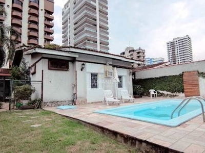 Casa isolada com 3 dorms, ótima localização no jardim mathilde, lado praia, canto do forte, praia grande - r$ 1.4 mi