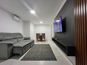 B235 - Apartamento com 02 suítes novo em Bombinhas