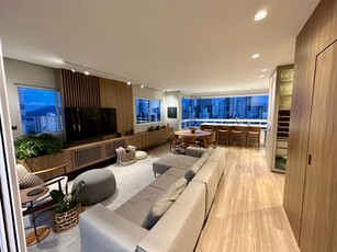 Penthouse em Centro, Balneário Camboriú/SC de 240m² 4 quartos à venda por R$ 4.599.000,00