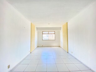 Sala em Fátima, Fortaleza/CE de 22m² para locação R$ 580,00/mes