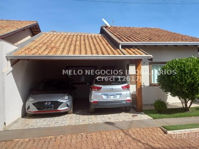 Casa de Condomínio com 3 Quartos à Venda por R$ 389.000