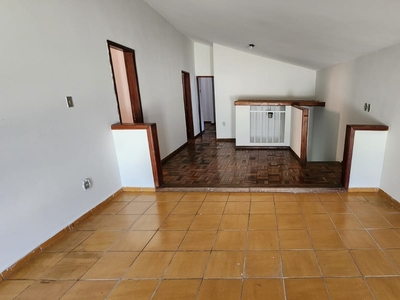 Casa em Cândida Câmara, Montes Claros/MG de 80m² 3 quartos para locação R$ 1.300,00/mes