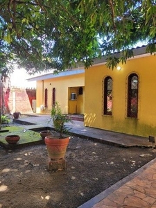 Casa 3 quartos 220 m² Parque das Laranjeiras Flores