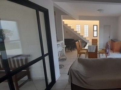 Casa de condomínio para aluguel possui 320 metros quadrados com 3 quartos em Piatã - Salva