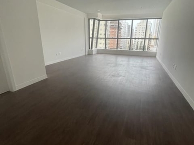 Sala comercial para locação no centro de balneário camboriú!