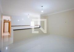 APARTAMENTO no 1º andar com 3 dormitórios e 1 garagem