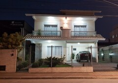 Casa para Venda - Forquilhinhas, São José - 265m², 7 vagas