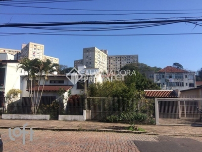 Casa 3 dorms à venda Rua Teixeira de Freitas, Santo Antônio - Porto Alegre