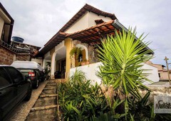 Casa com 6 quartos à venda no bairro Alto Caiçaras, 459m²