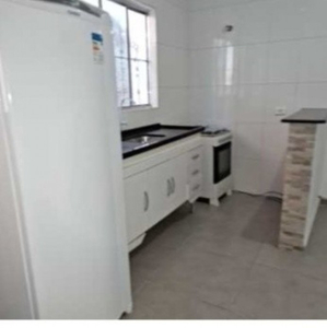 Alugo casa mobiliada para 01 pessoa R$ 1 100,00