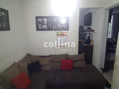 Apartamento em Conjunto Habitacional Presidente Castelo Branco, Carapicuíba/SP de 38m² 2 quartos à venda por R$ 109.000,00