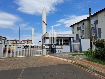 Apartamento em Uvaranas, Ponta Grossa/PR de 55m² 2 quartos para locação R$ 750,00/mes