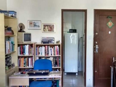 Apartamento quarto e sala, com dependência completa, 45 m2, no Grajaú. A dependência é gra