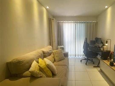 Apartamento semi-mobiliado de 01 quarto à venda em andar alto, em residencial com infraest