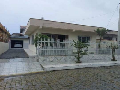 Casa à venda no bairro Cedro - Camboriú/SC