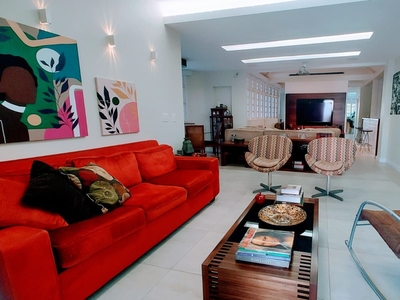 Casa em Badu, Niterói/RJ de 300m² 5 quartos à venda por R$ 1.649.000,00