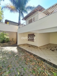 Casa em Itapoã, Belo Horizonte/MG de 300m² 5 quartos à venda por R$ 1.599.000,00