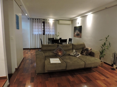 Casa em Jardim Marilu, Carapicuíba/SP de 201m² 3 quartos à venda por R$ 790.000,00 ou para locação R$ 4.659,35/mes