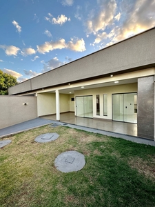 Casa em Jardim Tropical, Aparecida de Goiânia/GO de 104m² 3 quartos à venda por R$ 374.000,00