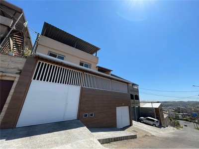 Casa em Nova Benfica, Juiz de Fora/MG de 151m² 3 quartos à venda por R$ 299.000,00