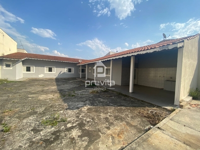 Casa em Vila Jaboticabeira, Taubaté/SP de 460m² 3 quartos para locação R$ 2.500,00/mes