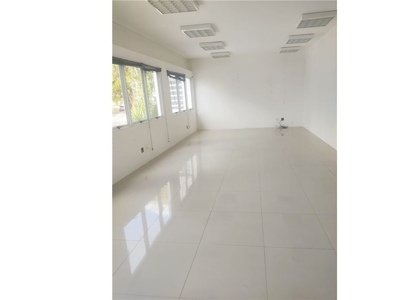 Sala em Jardim da Glória, Cotia/SP de 83m² para locação R$ 2.800,00/mes