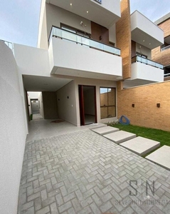 Casa duplex em alto padrão no bairro do Bessa, a 200 mts ao mar.